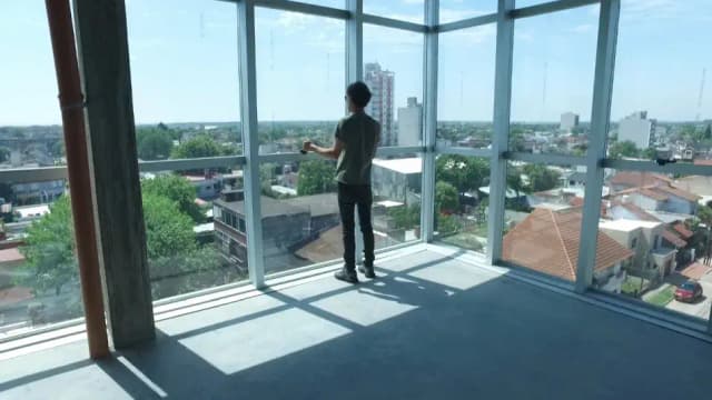 Veterinario cuidando animales de granja Veterinario cuidando animales de granja